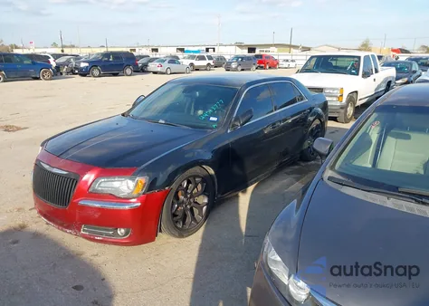 2013 Chrysler 300 300S z USA, uszkodzony, nr VIN 2C3CCABG1DH728050
